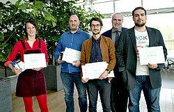 Crédit photo : Catherine Schröder - Unistra De gauche à droite : Suzon Lejeune (2e prix), Sébastien Laussel (Prix du Jury), Représentant de Morgane Chovet (1er prix), jean Masson, et Tristan Kopp (3e prix)